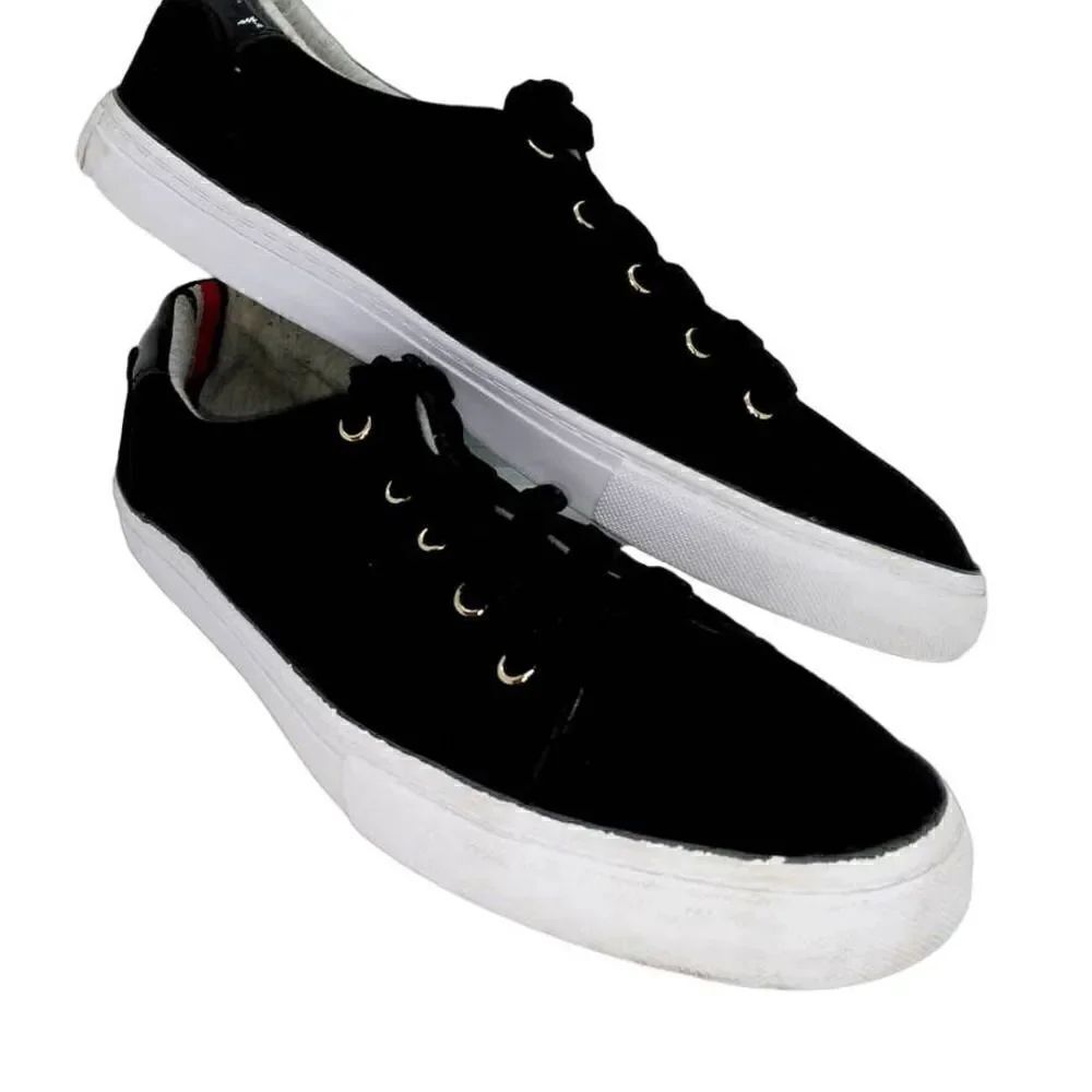 Tommy Hilfinger Designer Womens Pre-owned Black Velvet Sneakers - sz. 9M